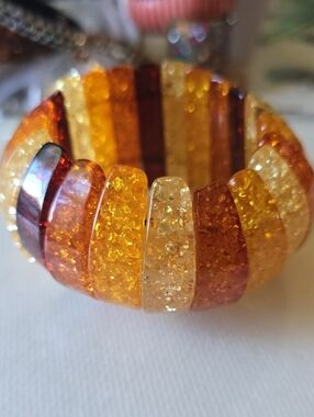 Amber-Tone Resin Stretch Bracelet - Honey & Cognac